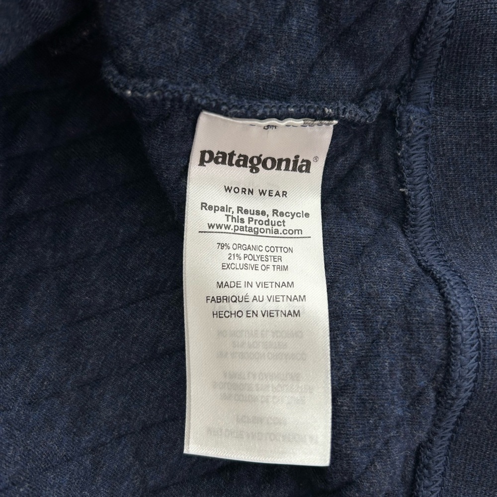 Patagonia Navy Quilted Pullover with Magenta Trim - Picture 5 of 8